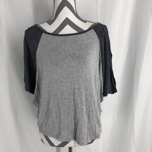 Soul Cake Gray Shimmer Cold Shoulder Tee, Size Large